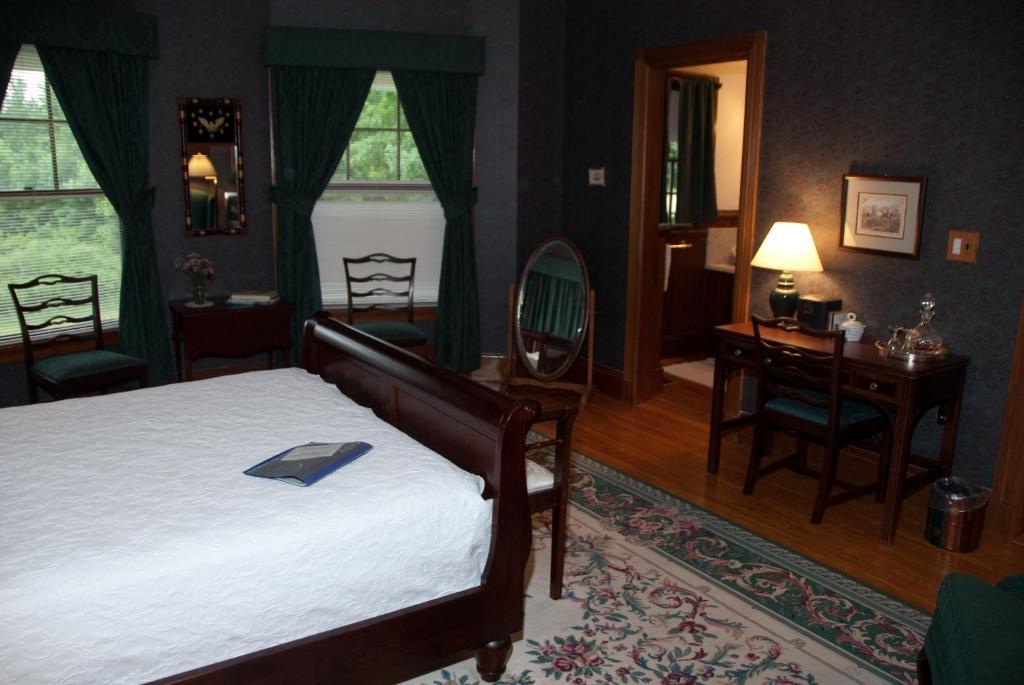 Governor'S House In Hyde Park Room photo