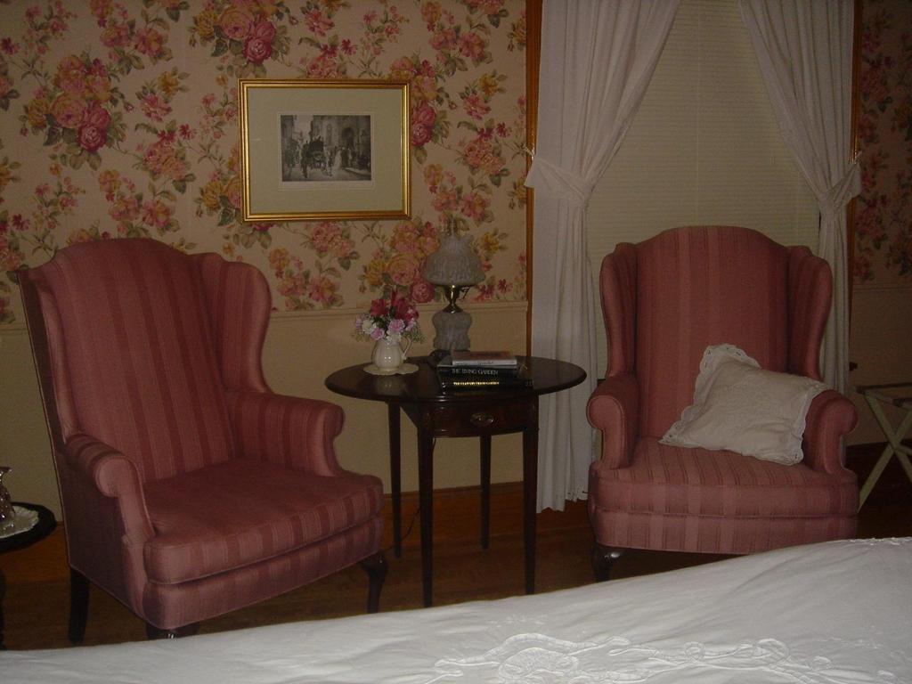 Governor'S House In Hyde Park Room photo